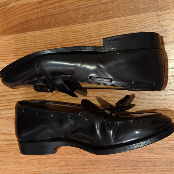 Men's Fine Leather Tassel Loafer - Picture 3 of 8